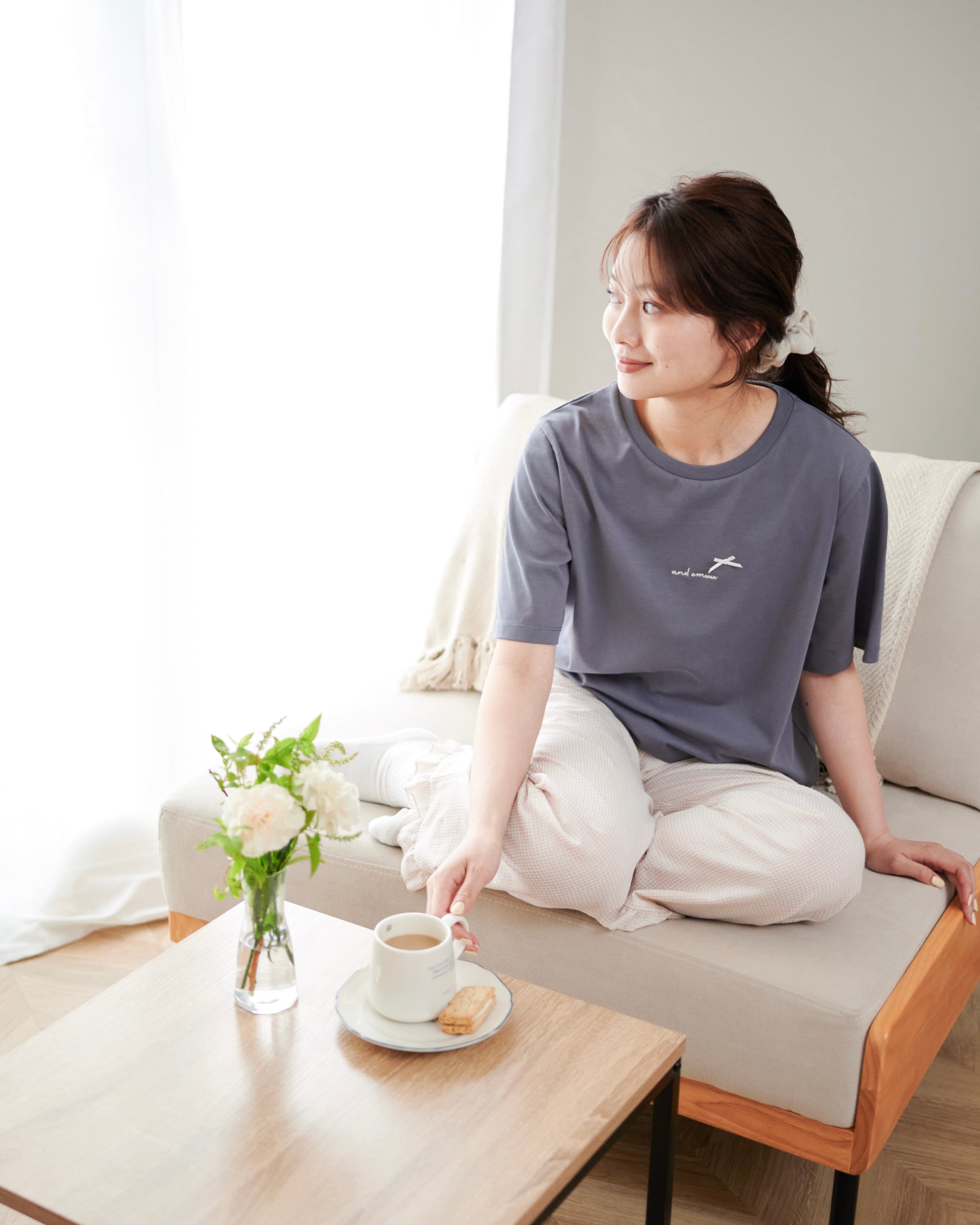 チョ・スンヨンWOODZ ポップアップ　SLOGAN LOGO Tシャツ　M Ford Mustang T-shirt Pony & Stripes Logo Classic Retro