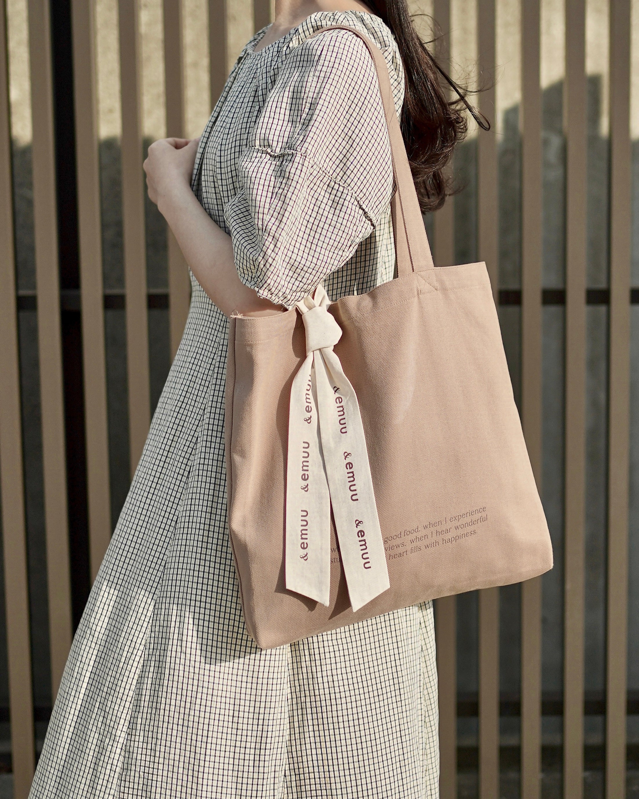 logo tote bag | &emuu(アンドエミュー)official通販サイト