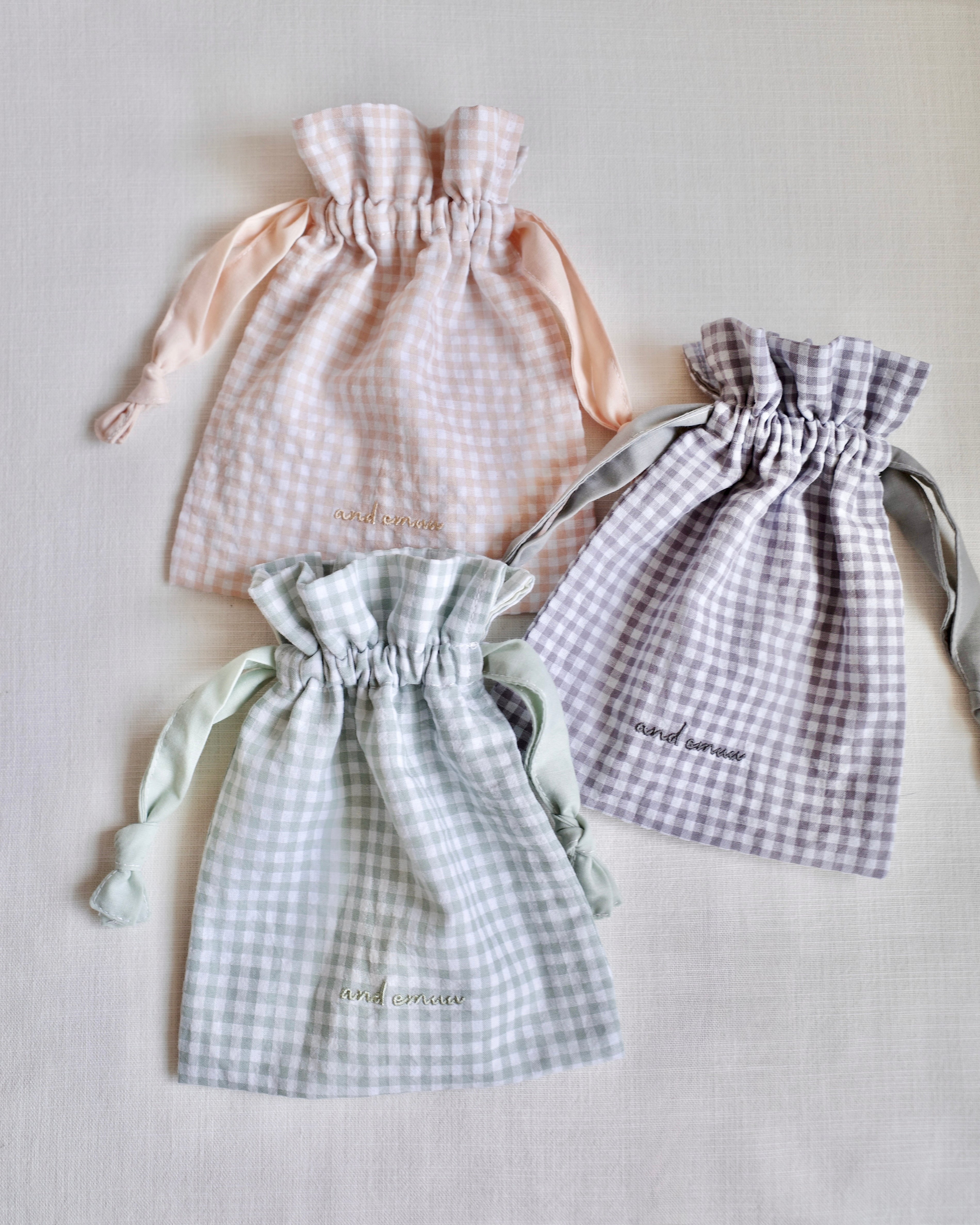 checked fabric pouch〈10月上旬〜10月中旬お届け〉