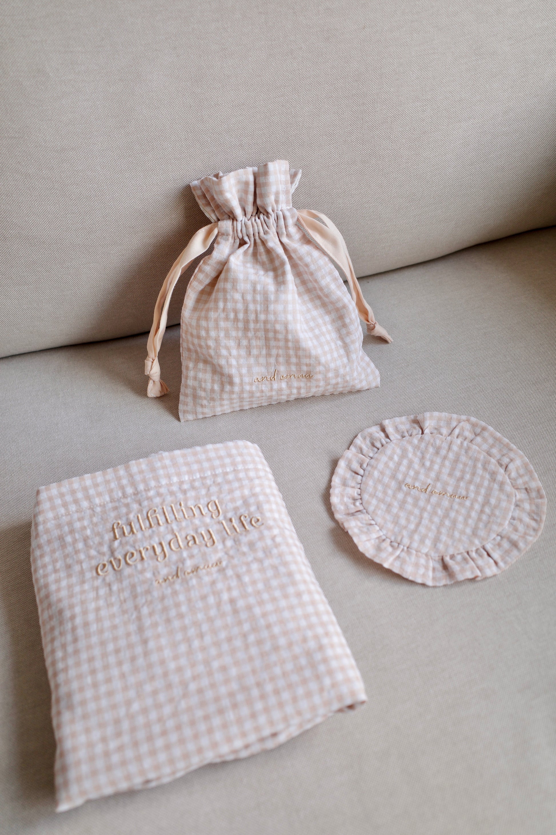 checked fabric pouch〈10月上旬〜10月中旬お届け〉