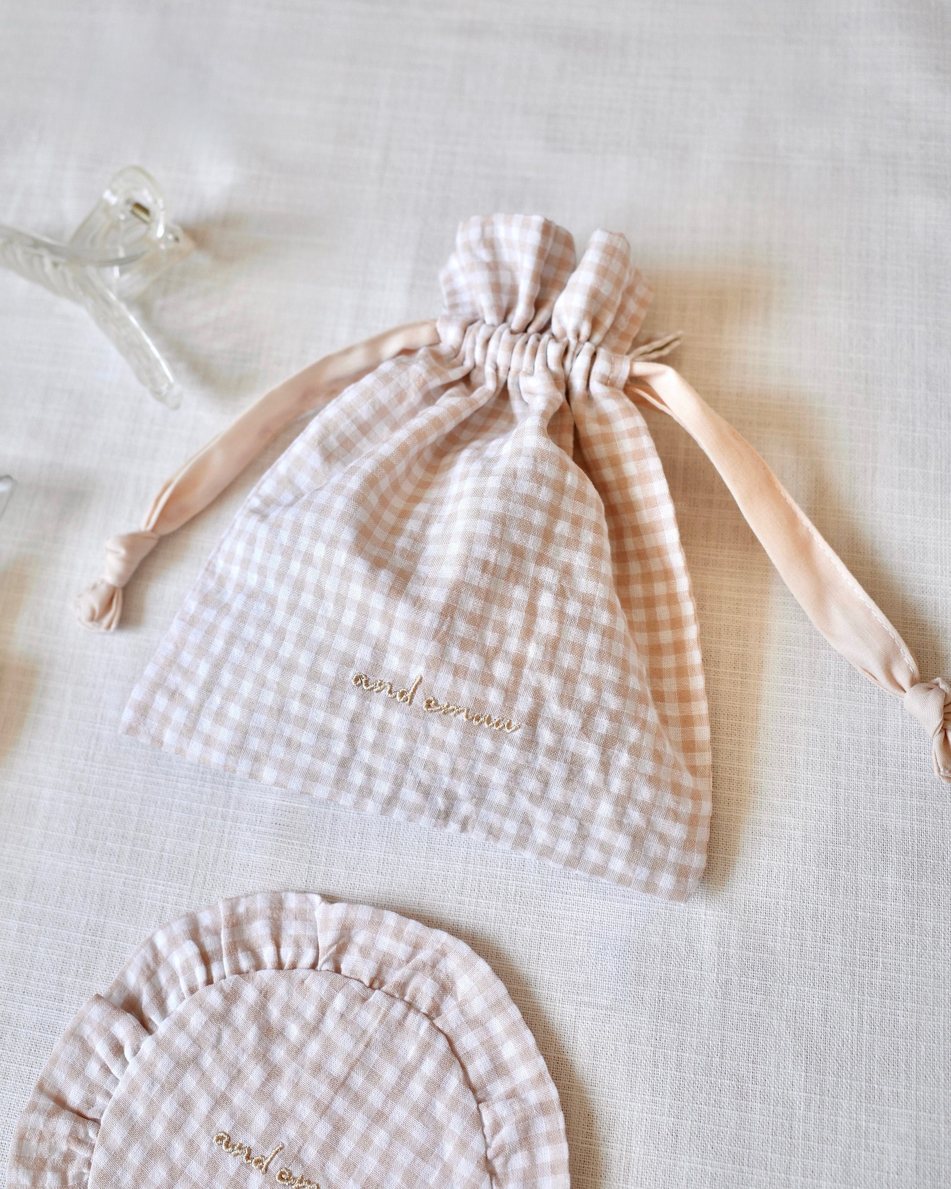 checked fabric pouch〈10月上旬〜10月中旬お届け〉